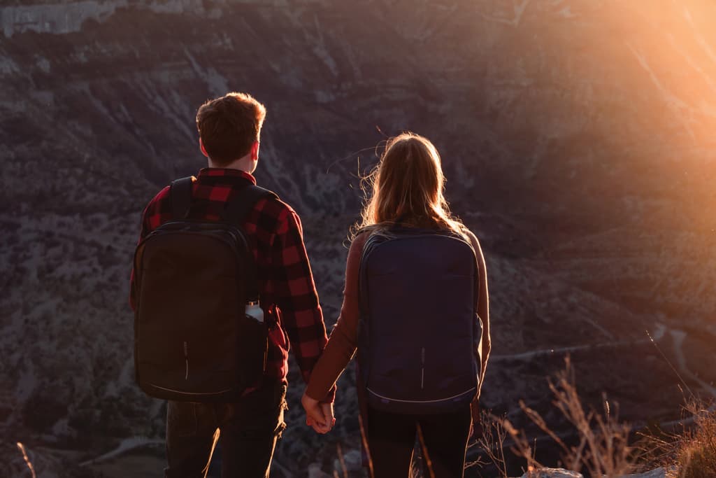 Onboarding kits that actually get used: a B2B guide for the first month