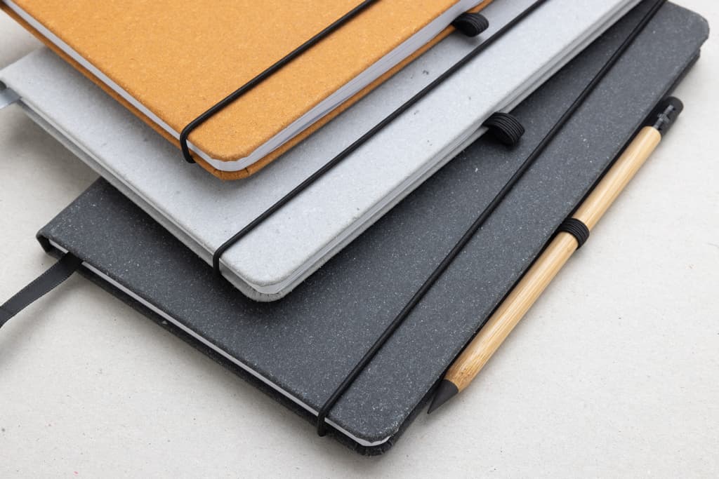 Notebooks & Pens: The Quiet Workhorses of Corporate Gifting